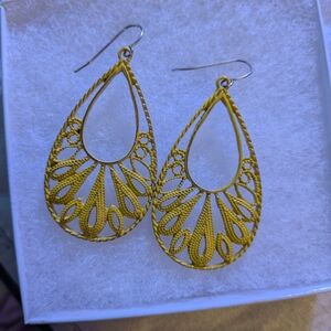 Elegant Gold Teardrop Earrings
